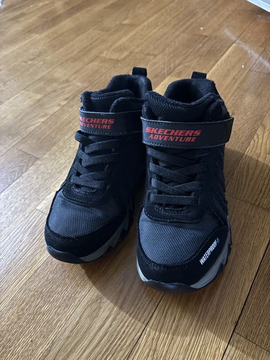 Утеплені високі кросівки, черевики skechers