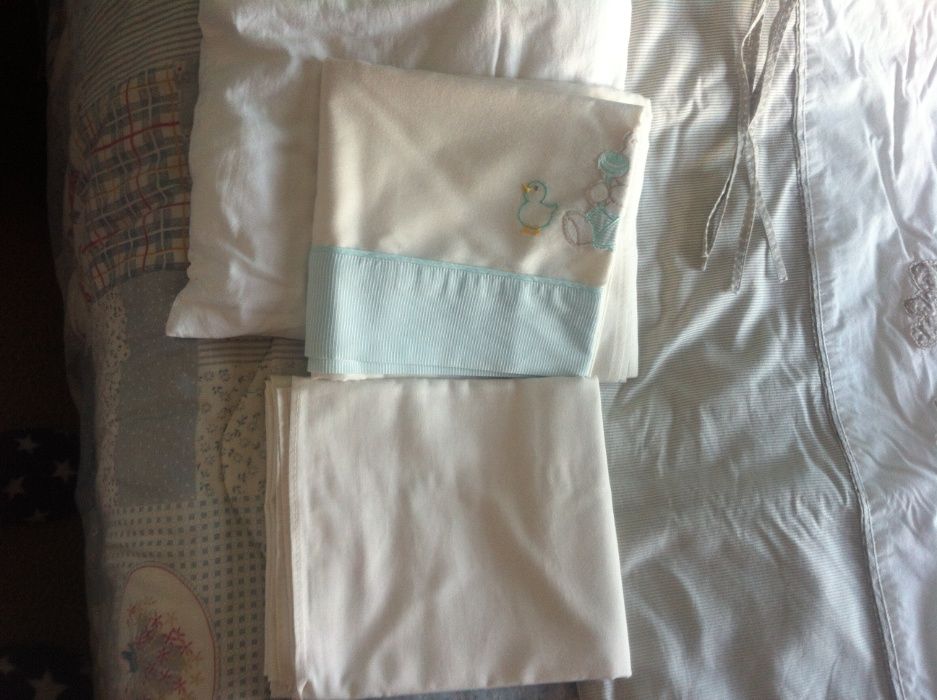 Edredão, proteções laterais em beje com ursinhos - Conj.