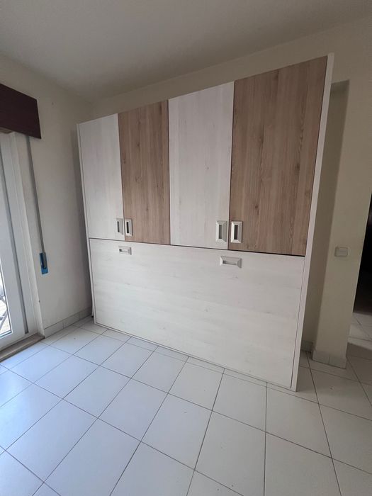 Móvel com cama e roupeiro