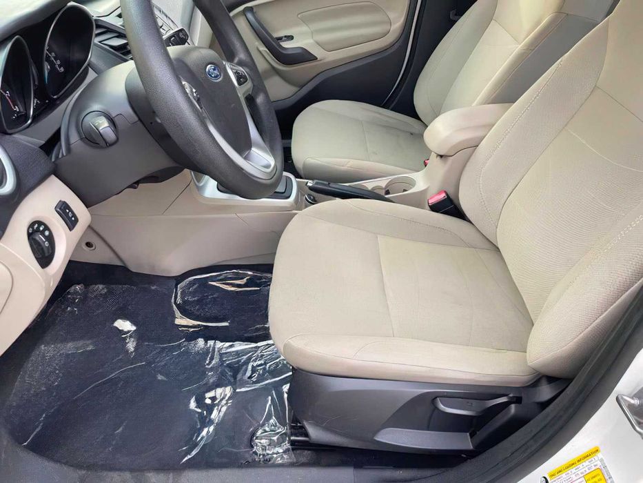 Ford Fiesta SE      2018