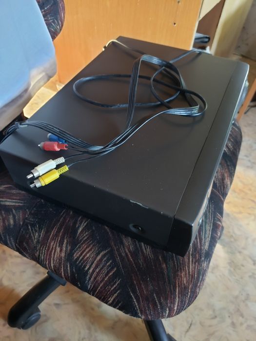 Продам видео магнитофон lg