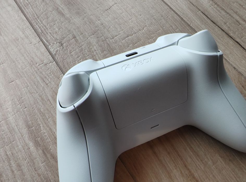 Pad Xbox Series S X Biały stan 9/10