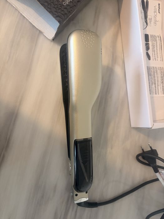 Secador/ alisador de cabelo a vapor