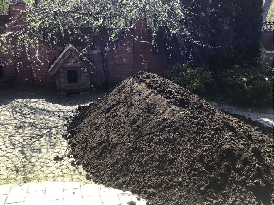 Чорнозем, грунтосуміш, торф