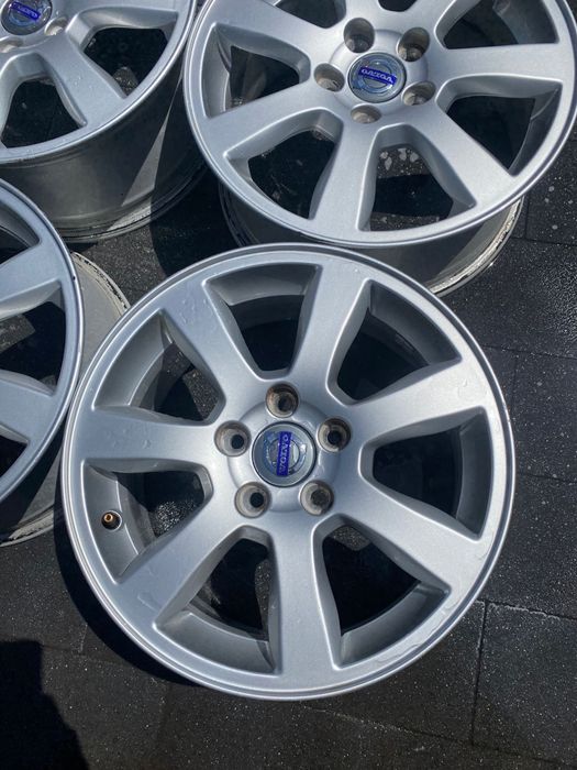 Felgi aluminiowe Volvo 5x108 R16 7J Et50 Otw 63.4 B18
