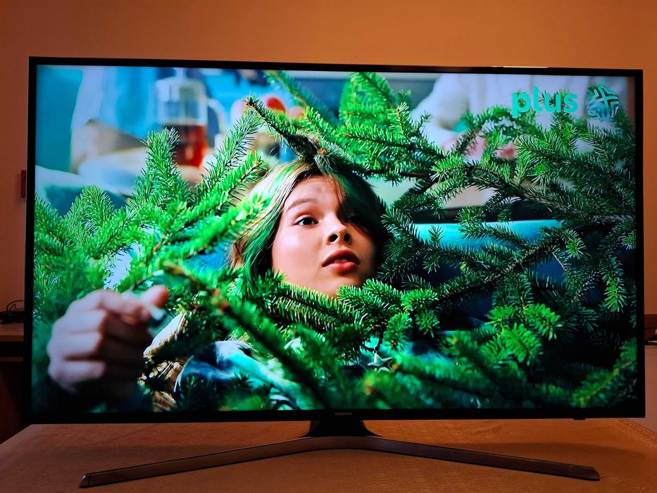 TV LED 50" Samsung UE50MU6172 ; 4K/UHD ; Smart TV ; DVB-T2 ; Wi-Fi