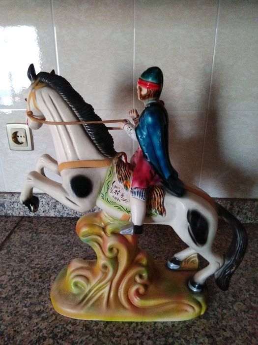 Estátua grande de Cavalo