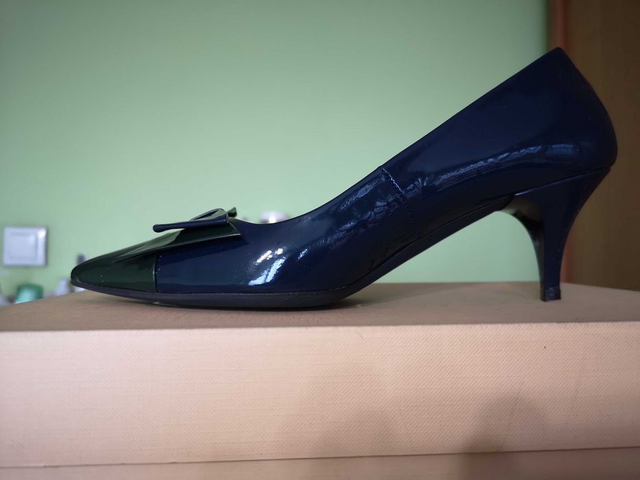 Czółenka damskie Szydłowski rozm. 39, granatowy/zielony, skóra lakier