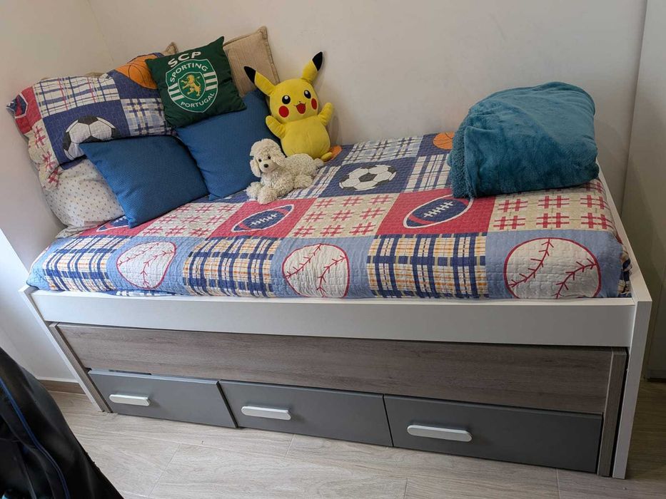 Beliche Conforama 2 camas com 3 gavetões e colchão icluido, semi novo