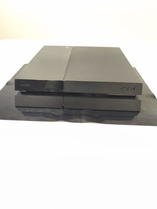 PlayStation 4 com jogo