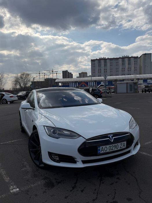 Tesla model S 2013 60Кв