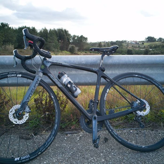 Bicicleta de estrada KTM Revelator Sky di2