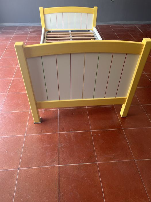 Cama de menina em muito bom estado