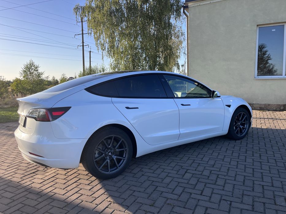 Tesla model 3 long range dual motor