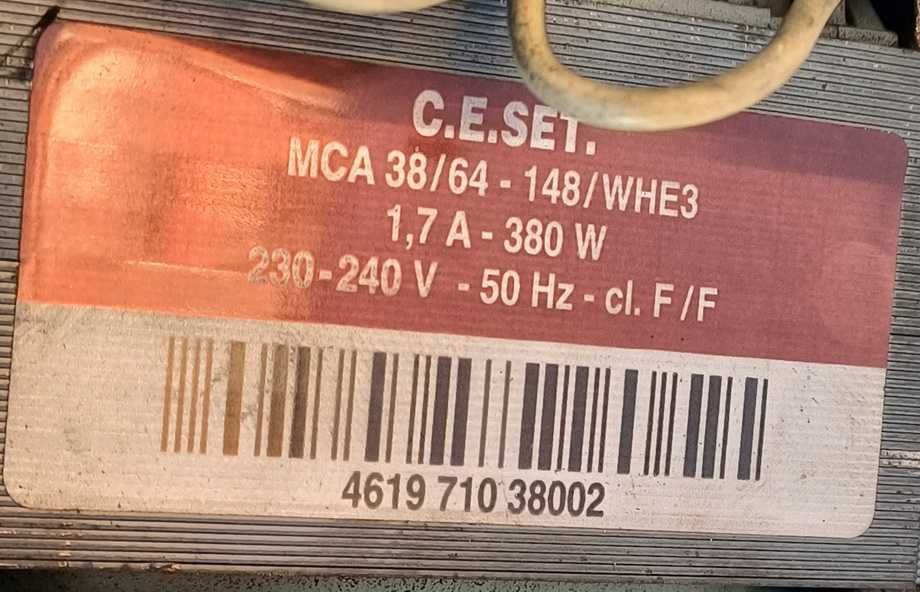 Продам стиральную машинку на запчасти  Whirlpool  FL5090/A