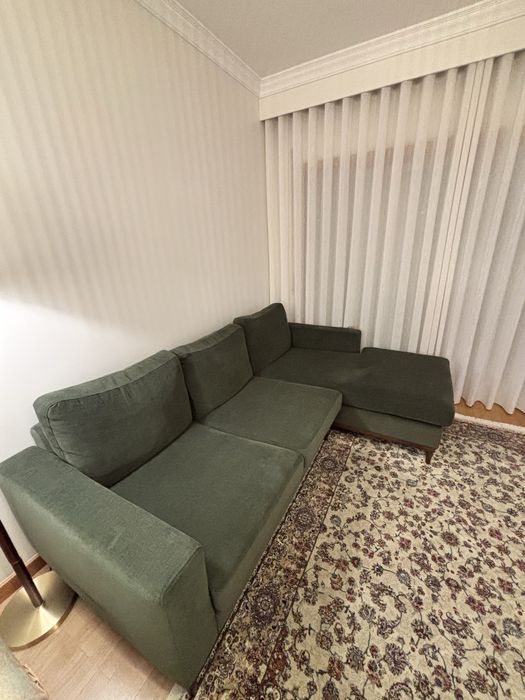 Sofá com chaise longue