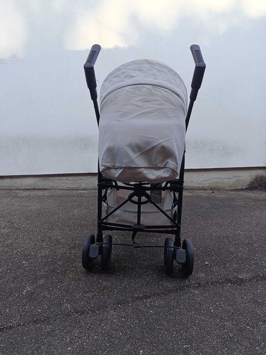Carrinho de bébé quase novo