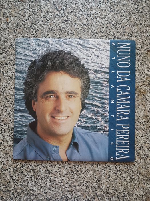 Variedade de discos vinil LP 3€ unidade
Exemplar estado de conservação