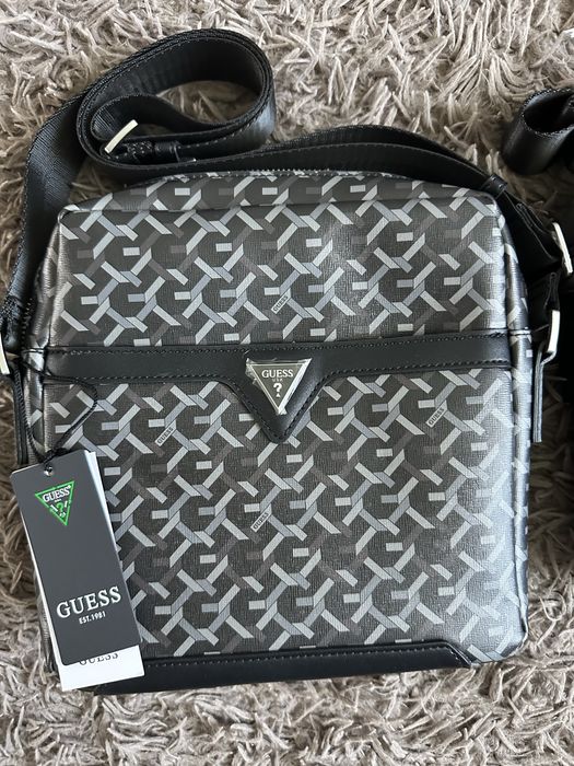 Оригінальні сумки Guess