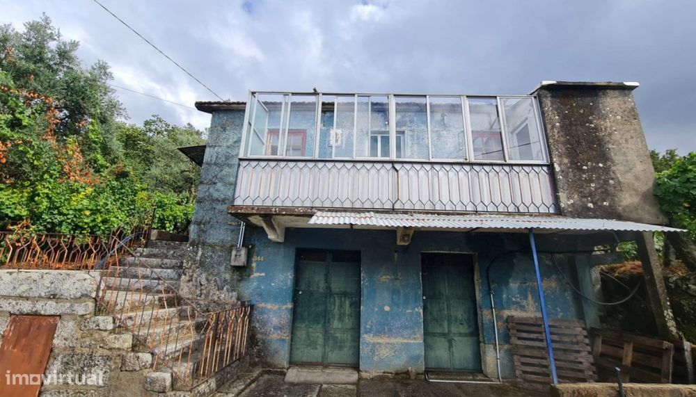 Venda Moradia para restauro, Gestaçô, Baião