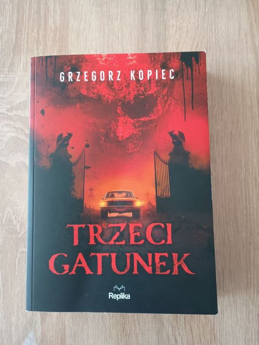 Trzeci gatunek Grzegorz Kopiec