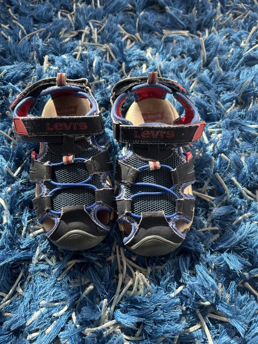 Sandalias Levis tam 29