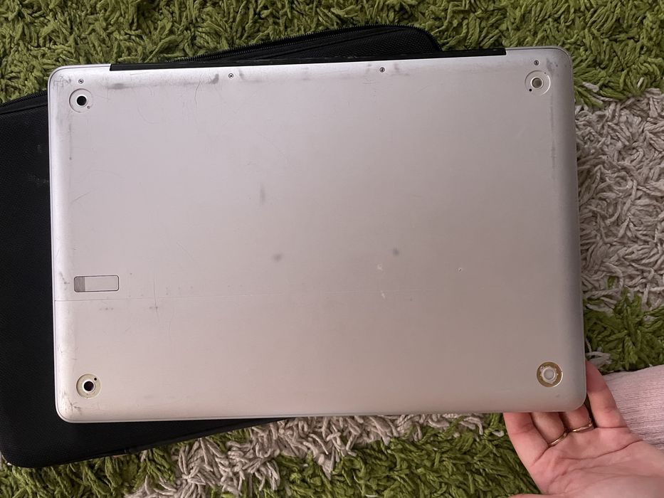 Macbook pro неробочий, на розбірку