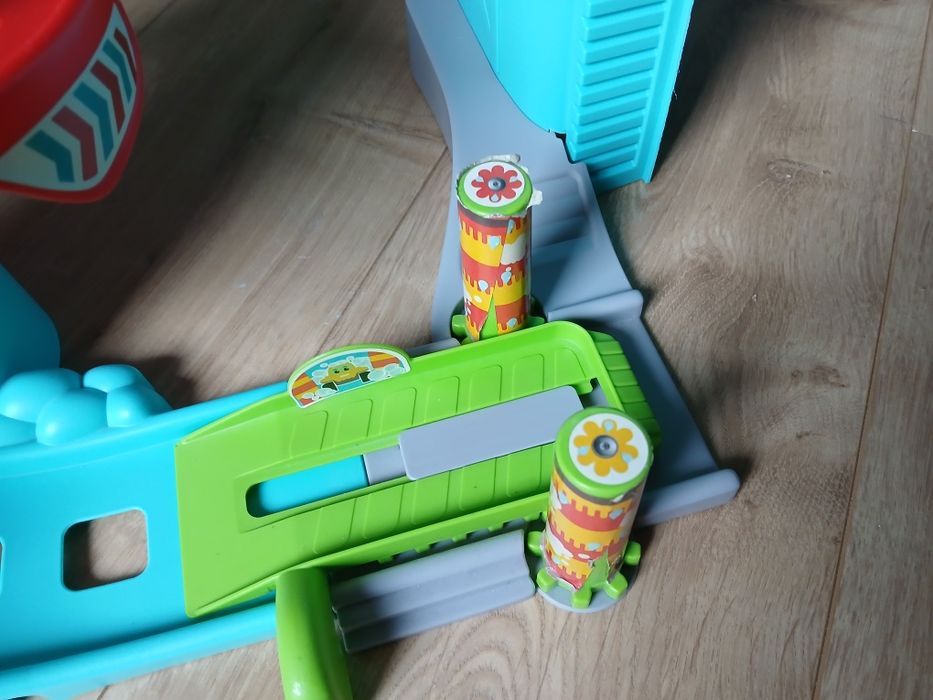 Garaż z autkiem Clementoni baby