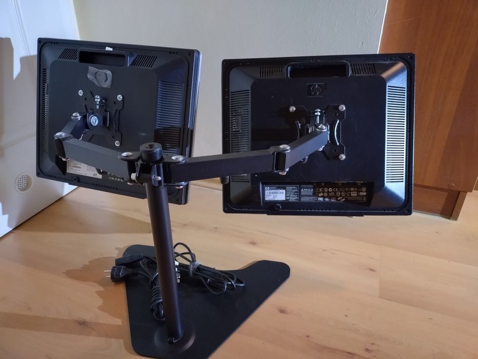 2x monitor HP L1950g 19'' na stojaku na dwa monitory