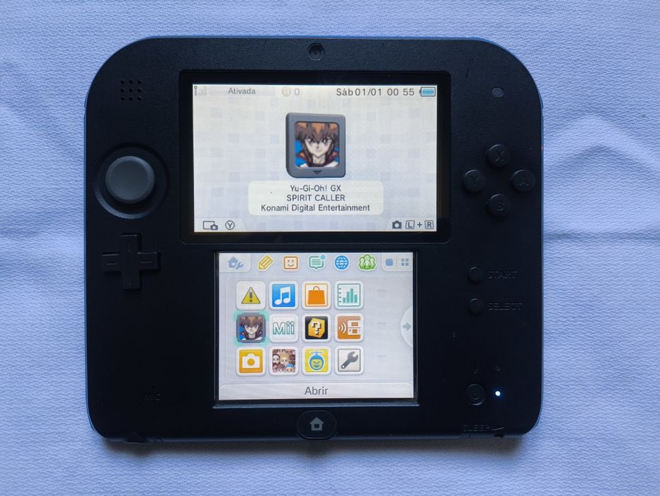 Nintendo 2DS + Extras