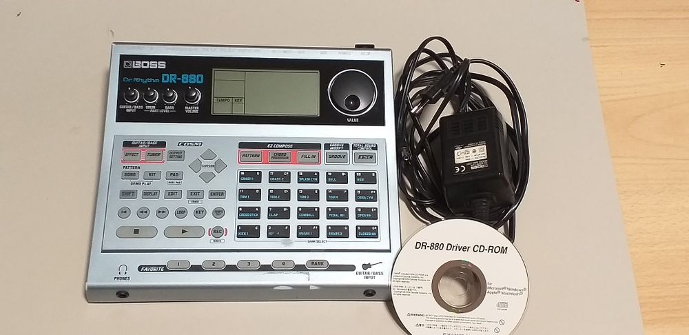 Boss DR-880 dr.Rythm automat perkusyjny.