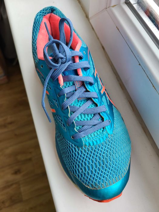 Asics кросівки жіночі