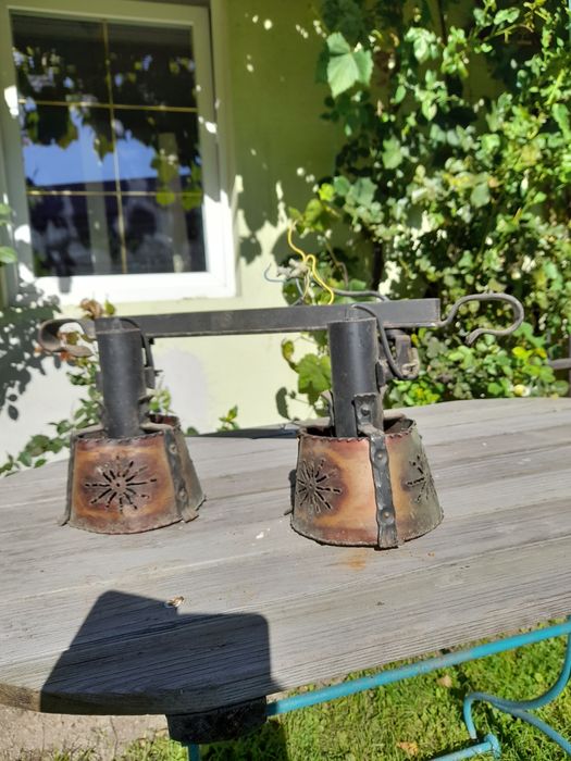 Lampy ogrodowe z metaloplastyki