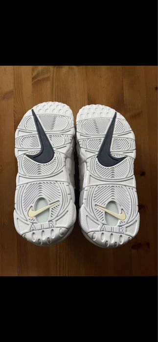 WMNS nike air more uptempo