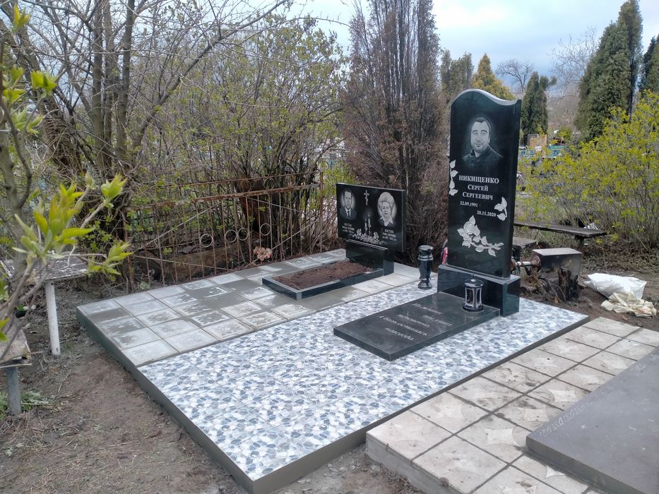 Изготовление памятников,укладка плитки