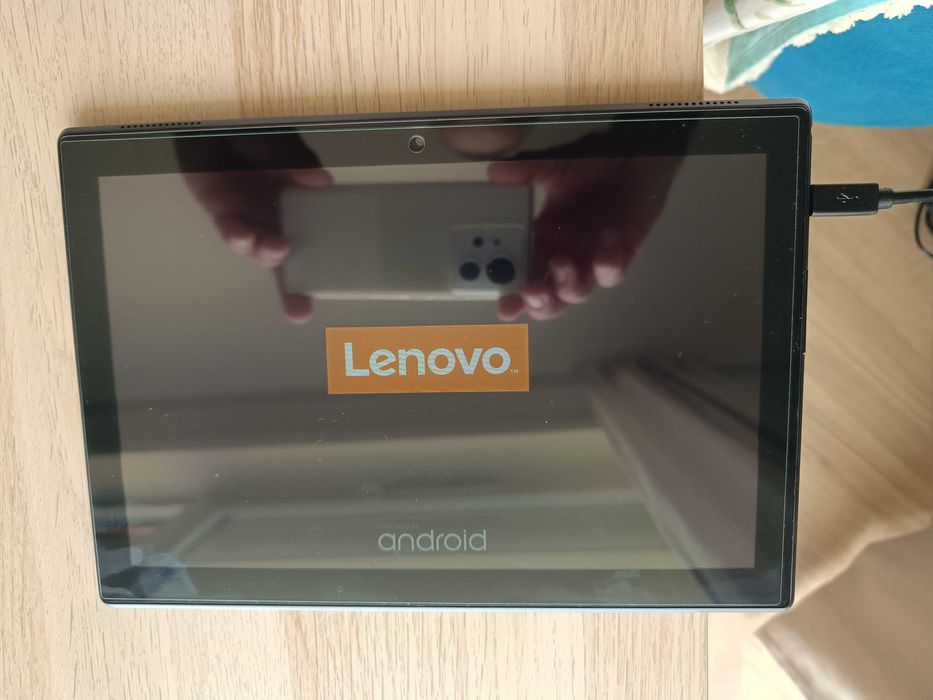 używany tablet Lenovo TB-X304F, czarny, stan bdb