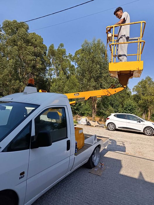 Aluga se Plataforma elevatória, Barquinha elevatória, mini giratória Renault Master