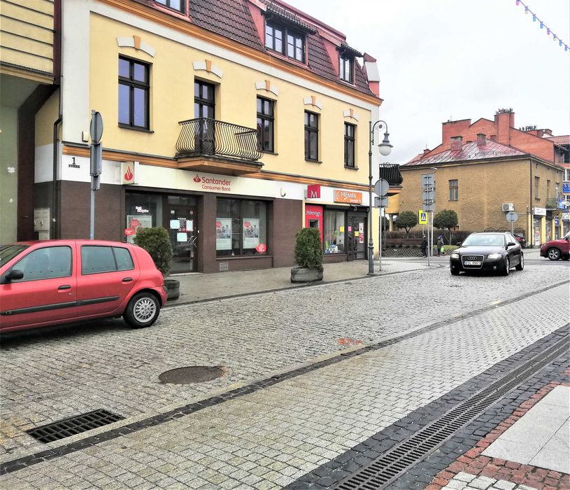 Lokal użytkowy i 5 miejsc postojowych!