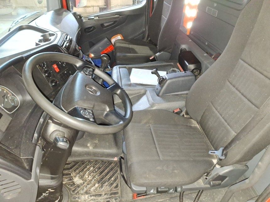 Mercedes atego 818 L 2014rok winda