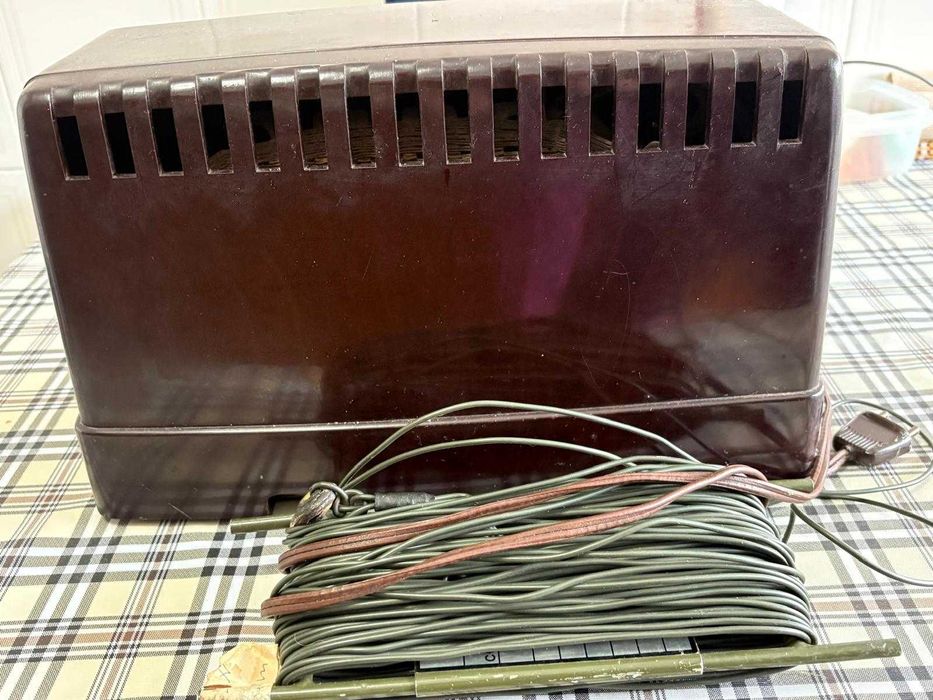 Rádio vintage Echophone (Hallicrafters) funcional – anos 40/50