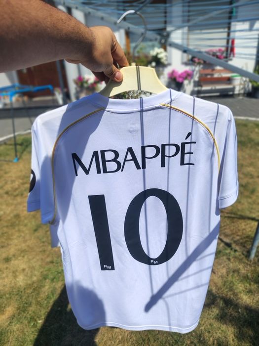 Koszulka piłkarska Mbappé 10 – Real Madryt