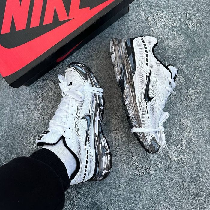 Nike Initiator сustom white/black.