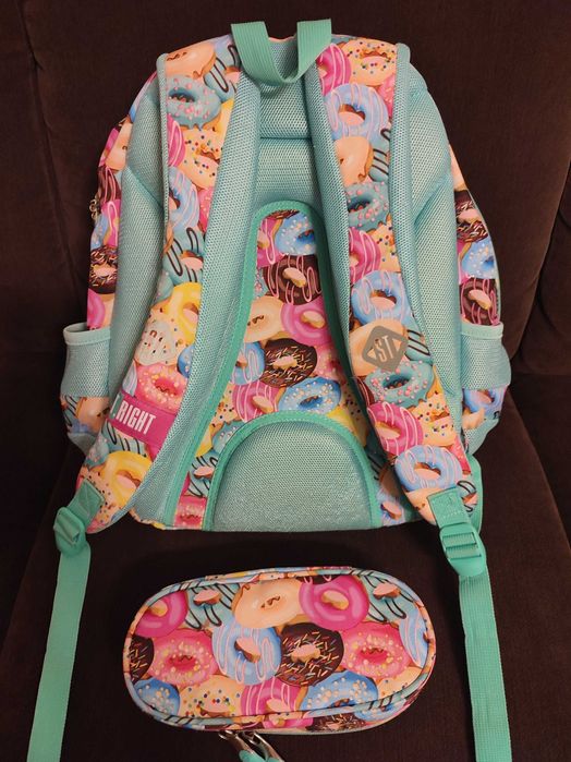 Używany plecak Majewski ST.RIGHT donuts + piórnik