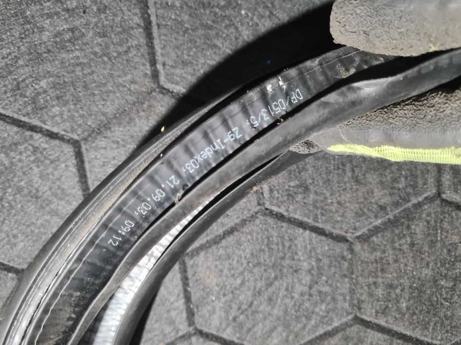 Porsche 911 4S 996 uszczelka karoseryjna przód lewa prawa