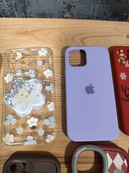 чохли на телефони нові.