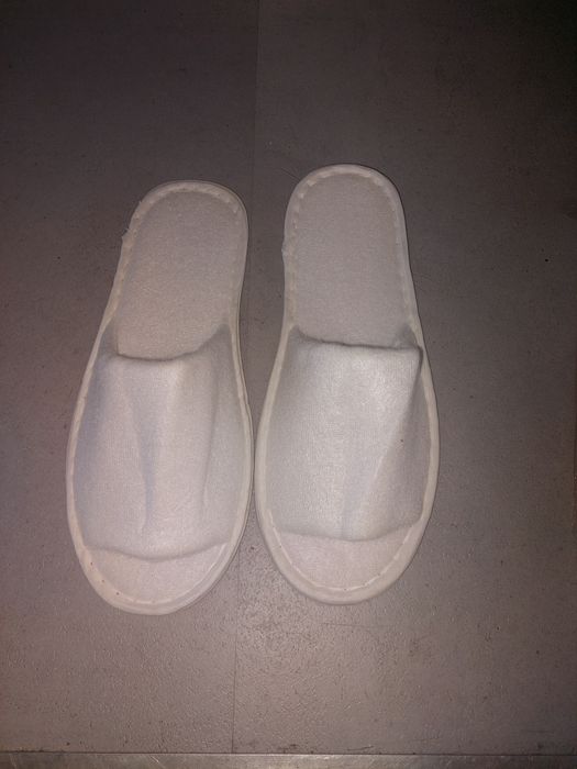 Klapki kapcie materialowe