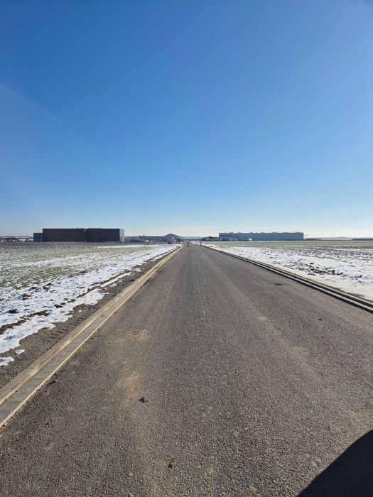 Wynajmę plac na parking TIR/maszyny budowlane/baza transportowa/inne