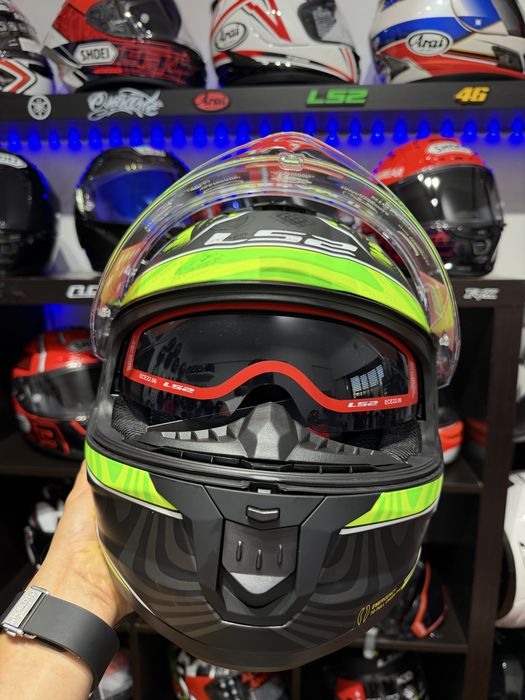Capacete LS2 com lente dupla Novo tem em outras cores