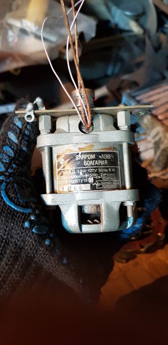 Электромотор Элпром Ловеч Болгария.
Тип КД 3,5А 6Вт, 127 В, 50 Гц.
Сос