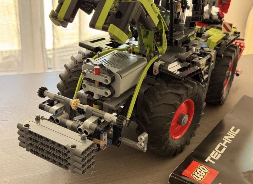 LEGO TECHNIC: XERION 5000 TRAC VC (42054) + instrukcja